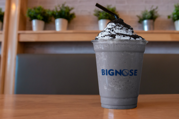 Cookies & Cream Realistic Background